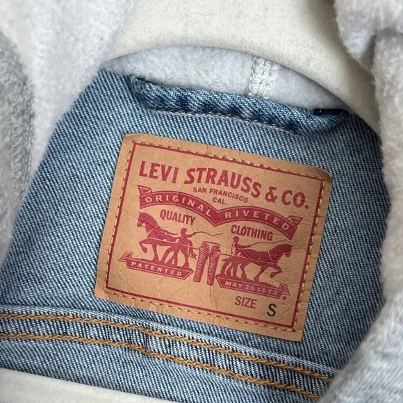 Levis Denim/sweatshirt Jacket Womens size small - Picture 2 of 7